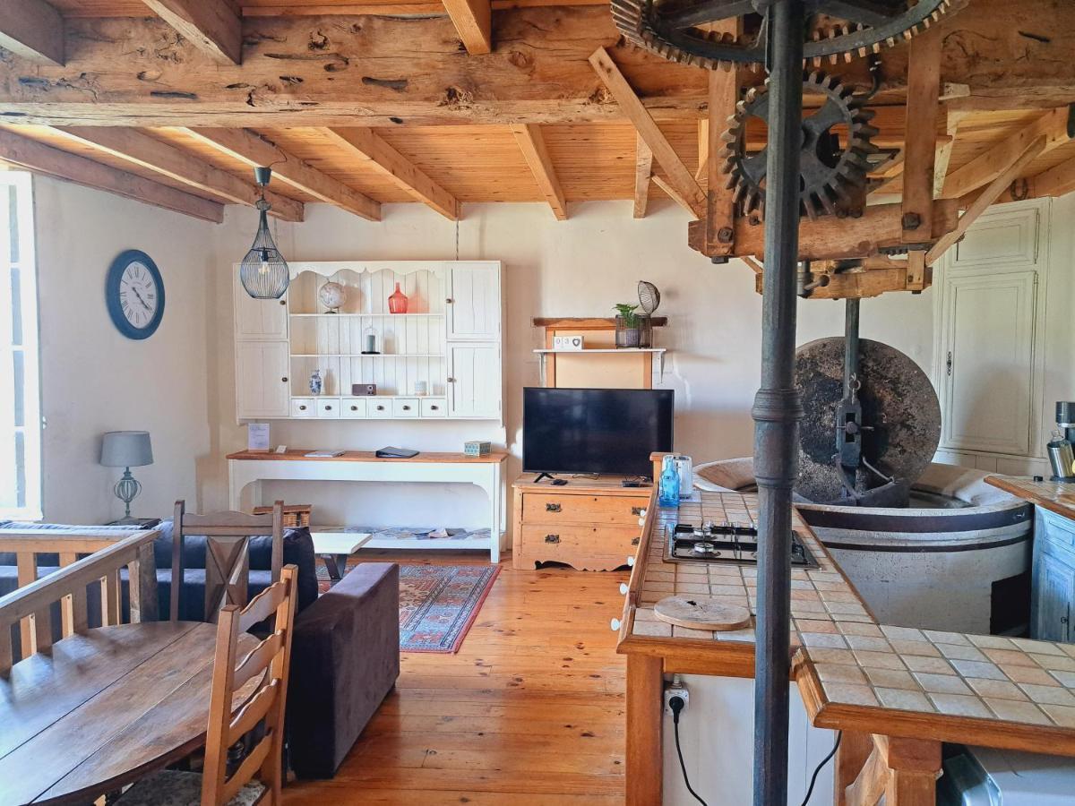 Le Moulin Etourneau - 3 Gites Avec 2 Piscines Champagnac  Eksteriør bilde